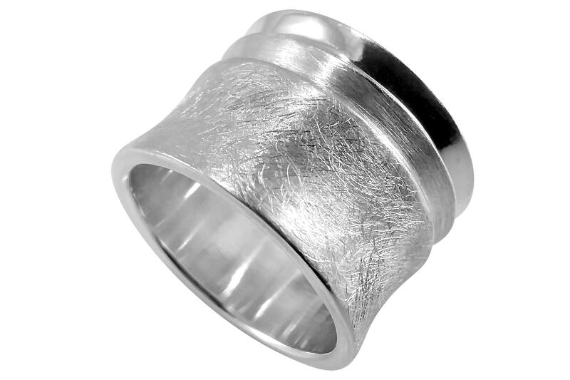 Ring *Malati* Silber 925  Serie Kühle Eleganz eismatt gebürstet 16,5 mm