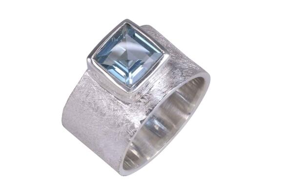 Ring Silber 925 mit Blautopas facettiert Carrée Bandring eismatt gebürstet 18,5 mm