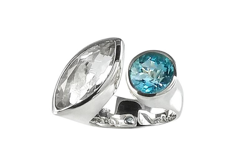 Ring Silber 925  mit Bergkristall Navette 9x18 mm und Blautopas rund 9 mm facettiert