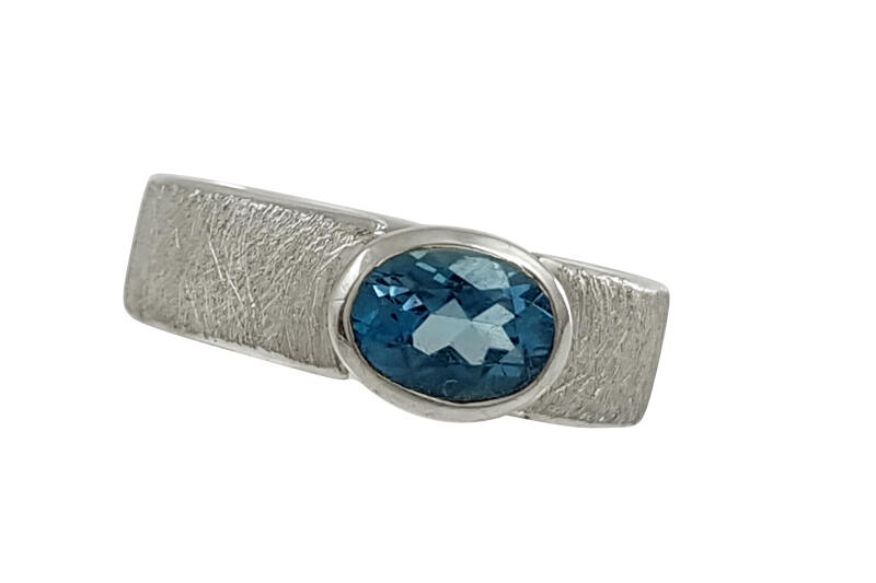 Ring Silber 925 mit Blautopas London Blue facettiert Bandring eismattiert 17,2 (54)